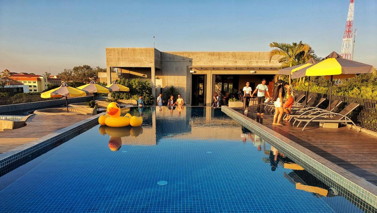 The Twizt - Lifestyle Hostel & Hotel Ciudad de Siem Riep Exterior foto
